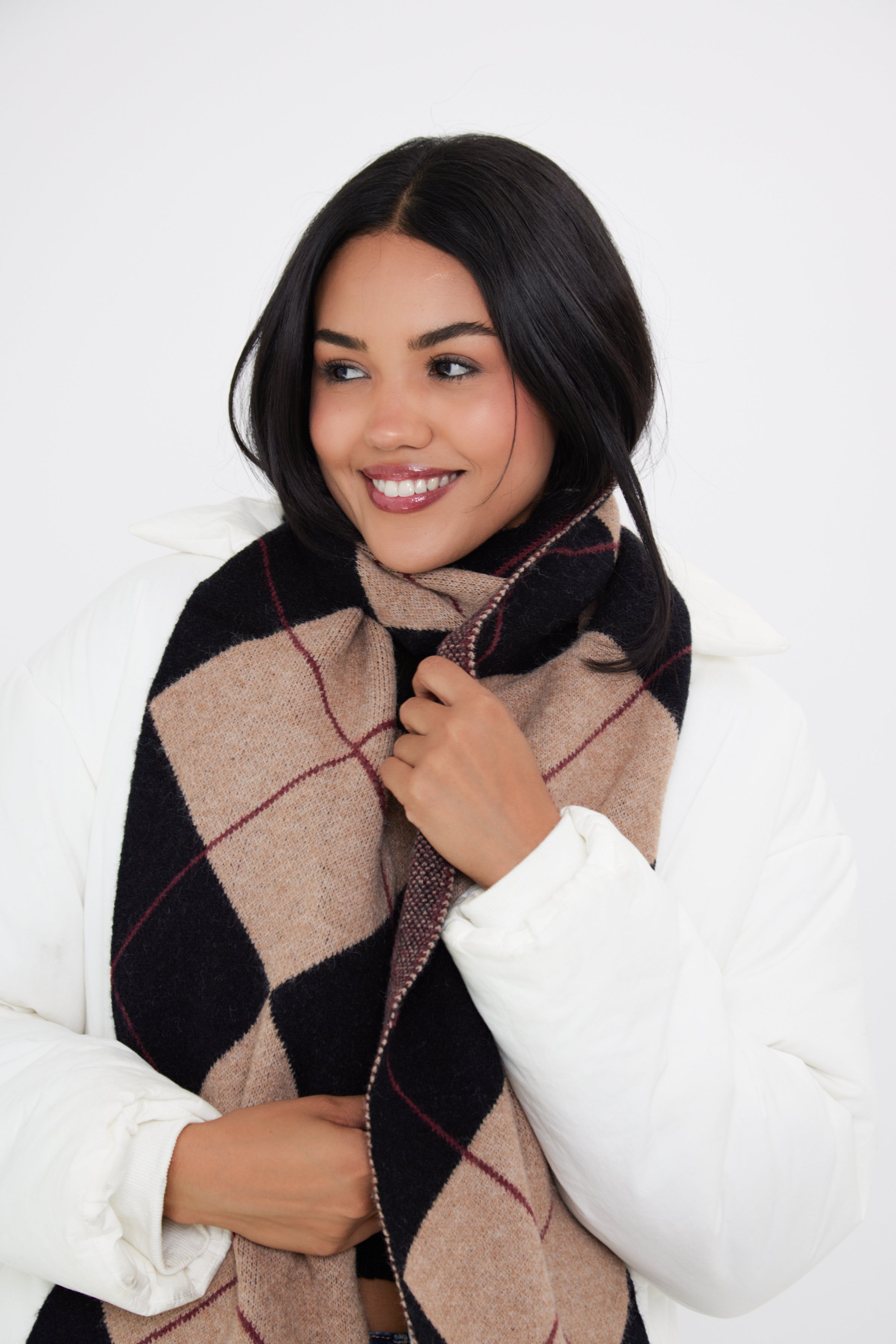 My Accessories London  Women's Oversized Argyle Scarf in Black and Brown